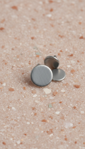 Clou de nez disque plat titane